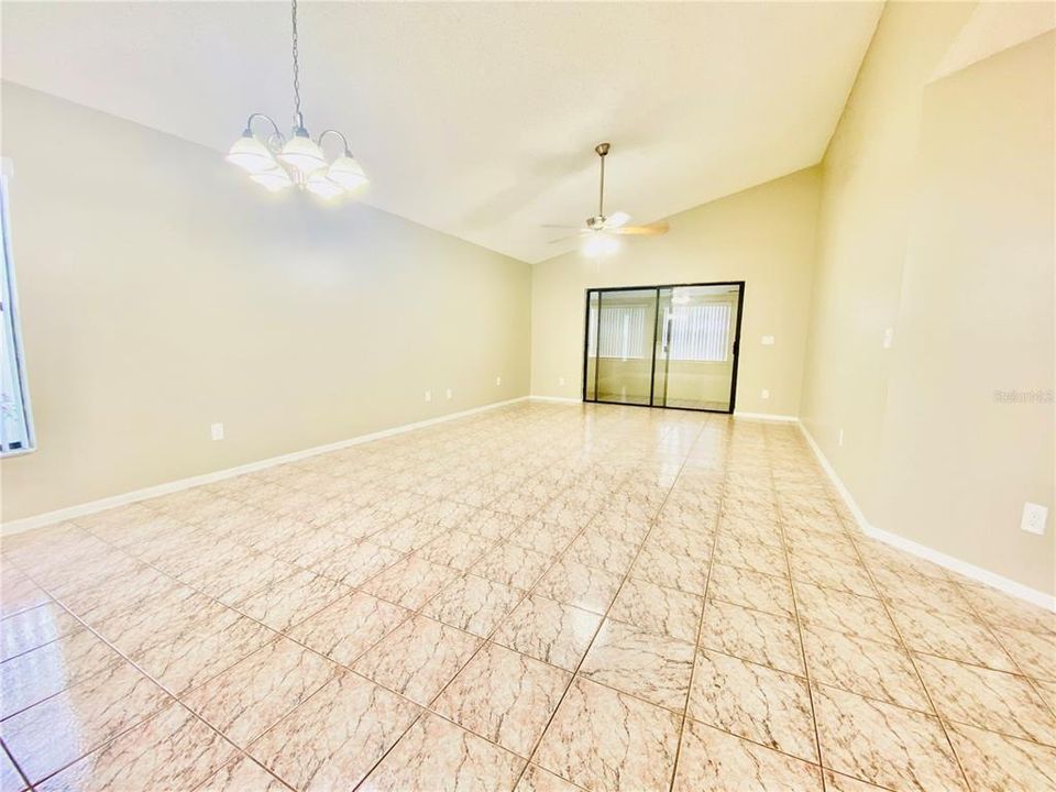 出租: $2,150 (3 贝兹, 2 浴室, 1326 平方英尺)