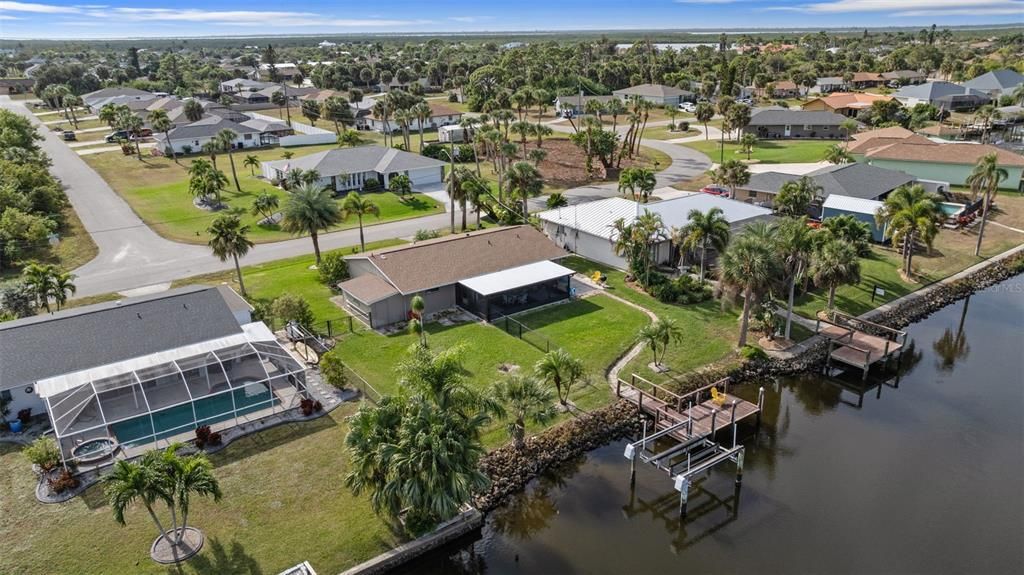 For Sale: $399,900 (2 beds, 2 baths, 1316 Square Feet)