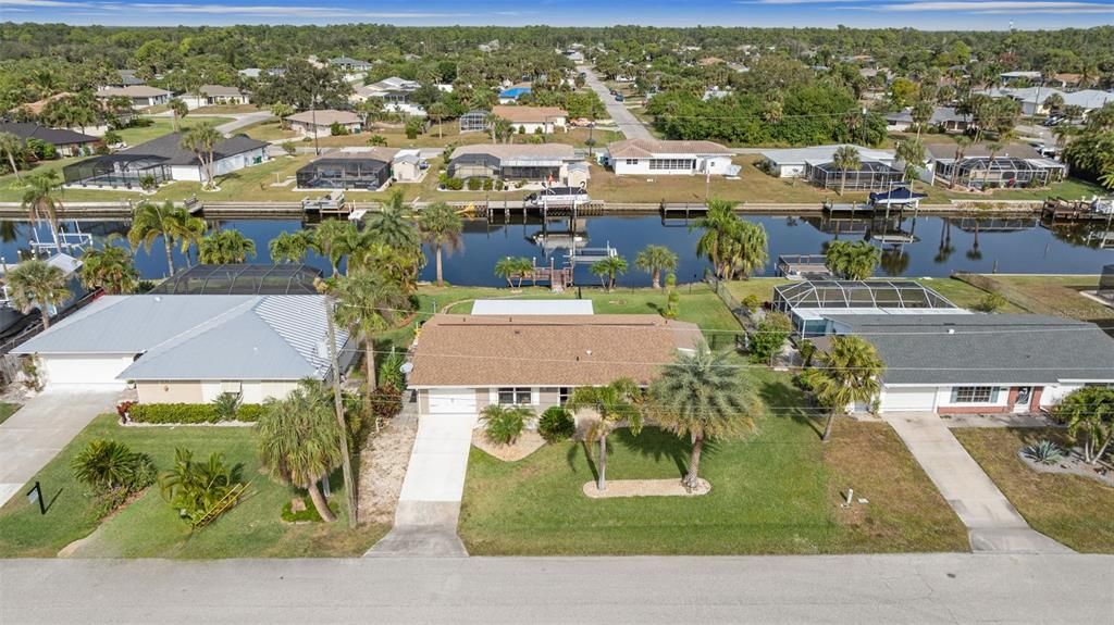 For Sale: $399,900 (2 beds, 2 baths, 1316 Square Feet)