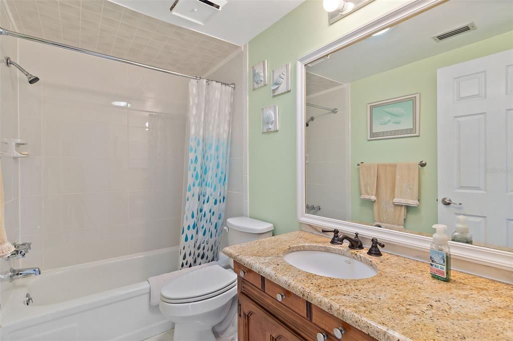 For Sale: $399,900 (2 beds, 2 baths, 1316 Square Feet)