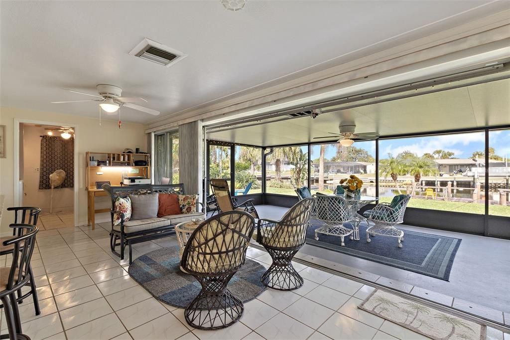 For Sale: $399,900 (2 beds, 2 baths, 1316 Square Feet)