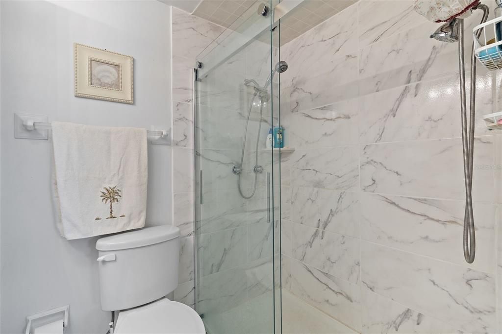 For Sale: $399,900 (2 beds, 2 baths, 1316 Square Feet)