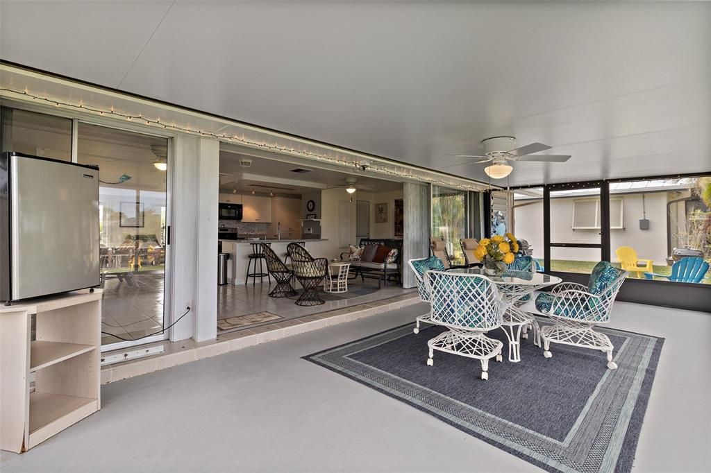 For Sale: $399,900 (2 beds, 2 baths, 1316 Square Feet)