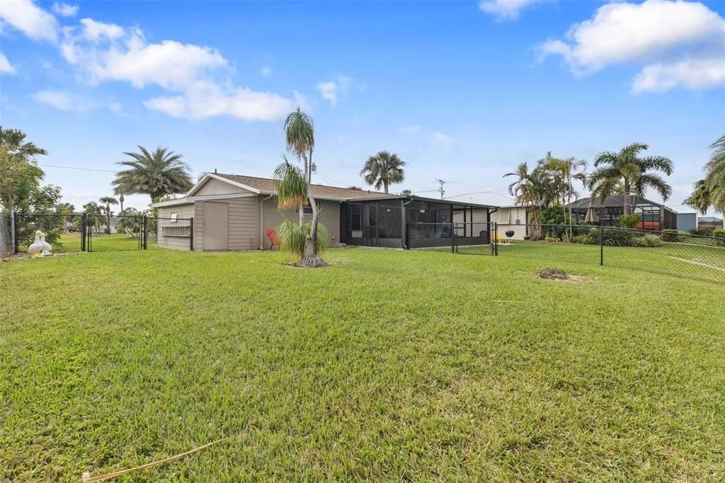 For Sale: $399,900 (2 beds, 2 baths, 1316 Square Feet)