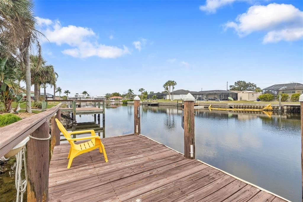 For Sale: $399,900 (2 beds, 2 baths, 1316 Square Feet)