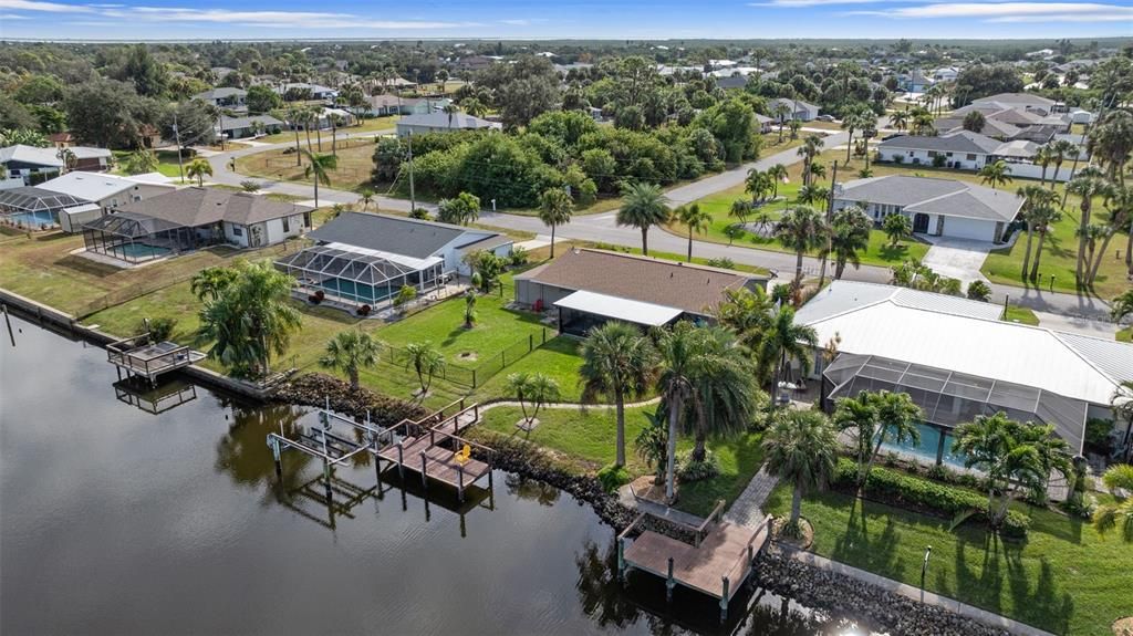 For Sale: $399,900 (2 beds, 2 baths, 1316 Square Feet)