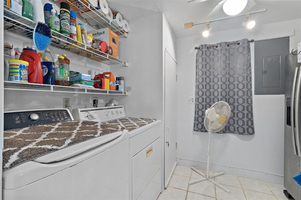 For Sale: $399,900 (2 beds, 2 baths, 1316 Square Feet)