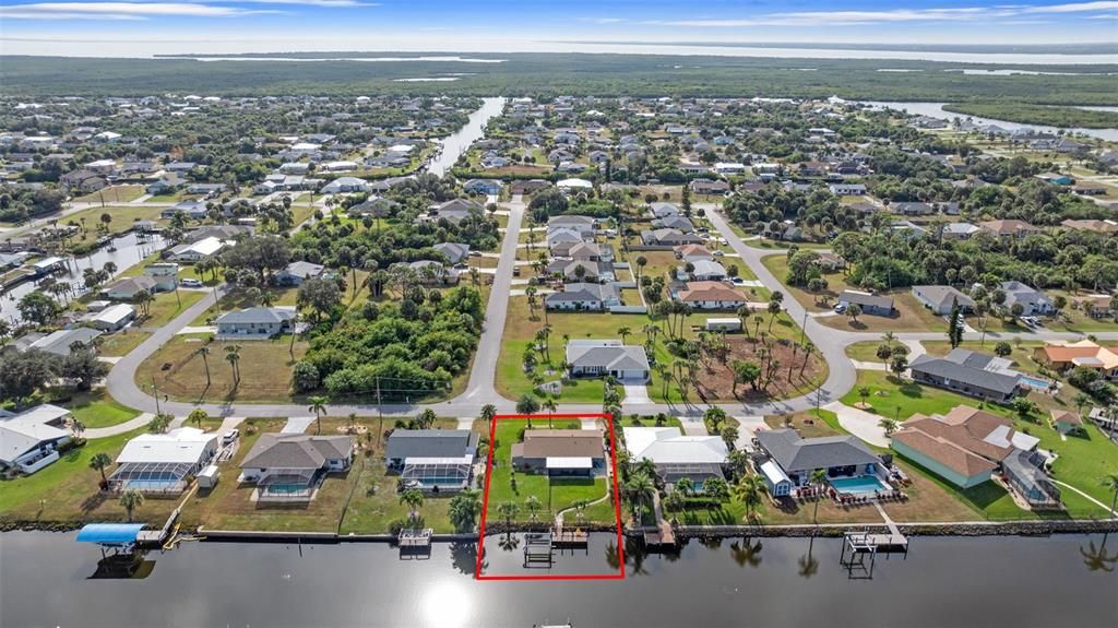 For Sale: $399,900 (2 beds, 2 baths, 1316 Square Feet)