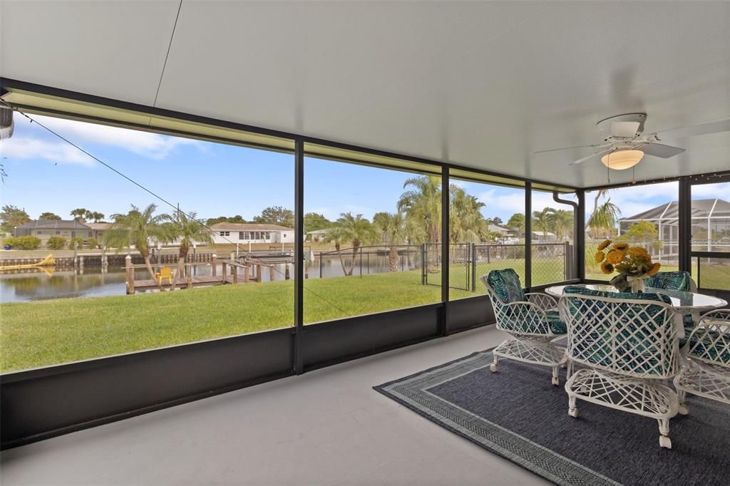 For Sale: $399,900 (2 beds, 2 baths, 1316 Square Feet)