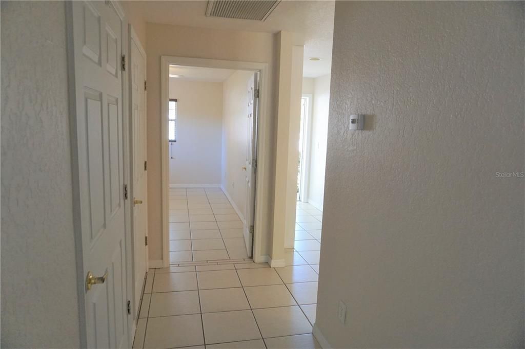 For Rent: $1,900 (2 beds, 1 baths, 1100 Square Feet)