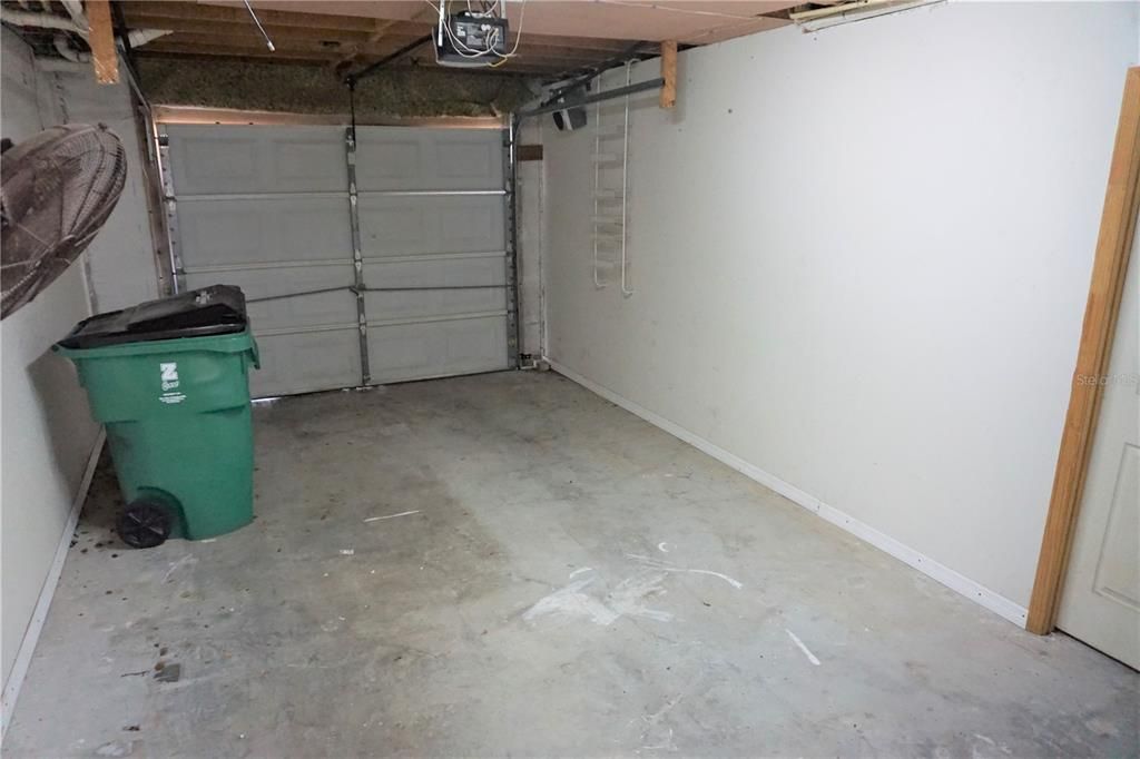 For Rent: $1,900 (2 beds, 1 baths, 1100 Square Feet)