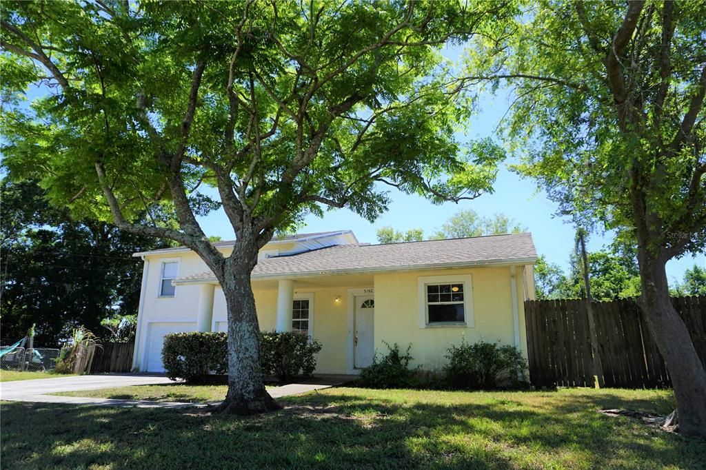 For Rent: $1,900 (2 beds, 1 baths, 1100 Square Feet)