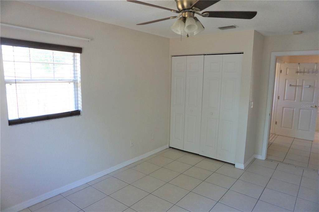 For Rent: $1,900 (2 beds, 1 baths, 1100 Square Feet)