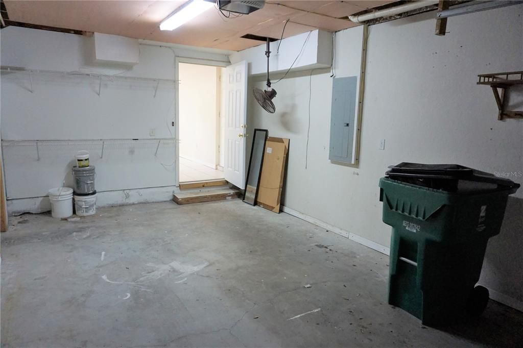 For Rent: $1,900 (2 beds, 1 baths, 1100 Square Feet)