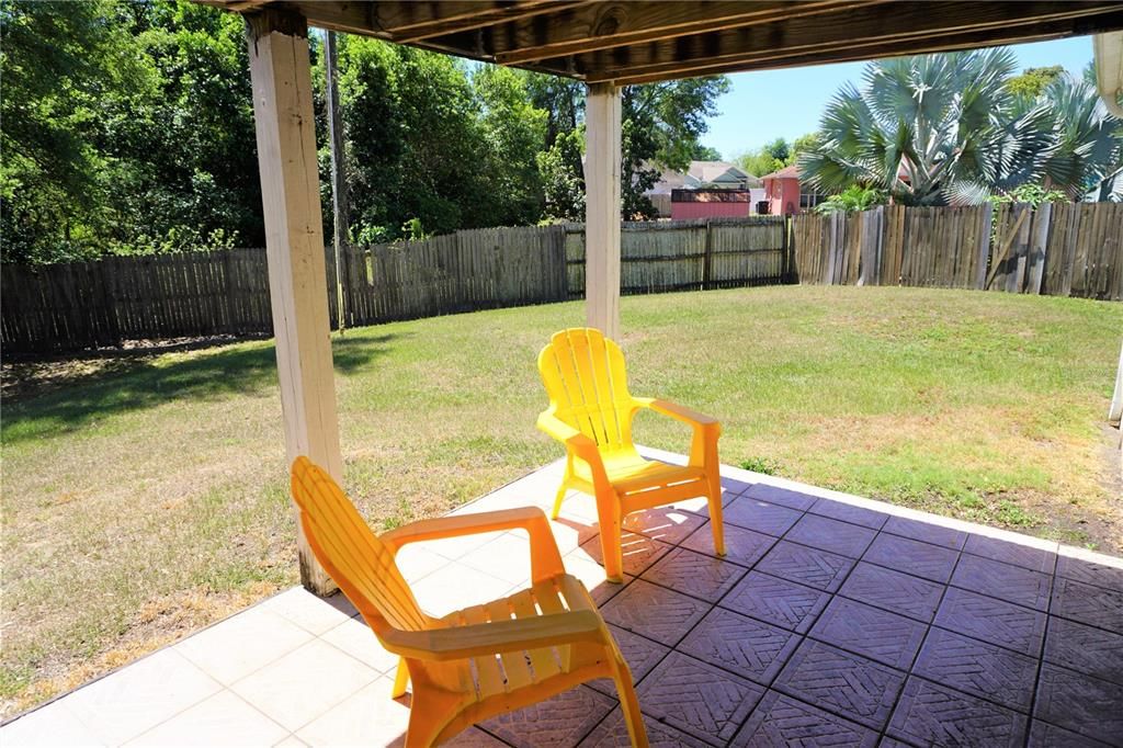 For Rent: $1,900 (2 beds, 1 baths, 1100 Square Feet)