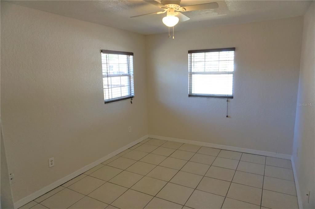 For Rent: $1,900 (2 beds, 1 baths, 1100 Square Feet)