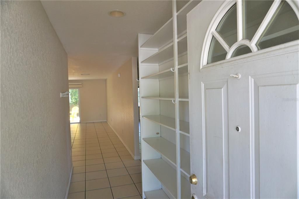 For Rent: $1,900 (2 beds, 1 baths, 1100 Square Feet)