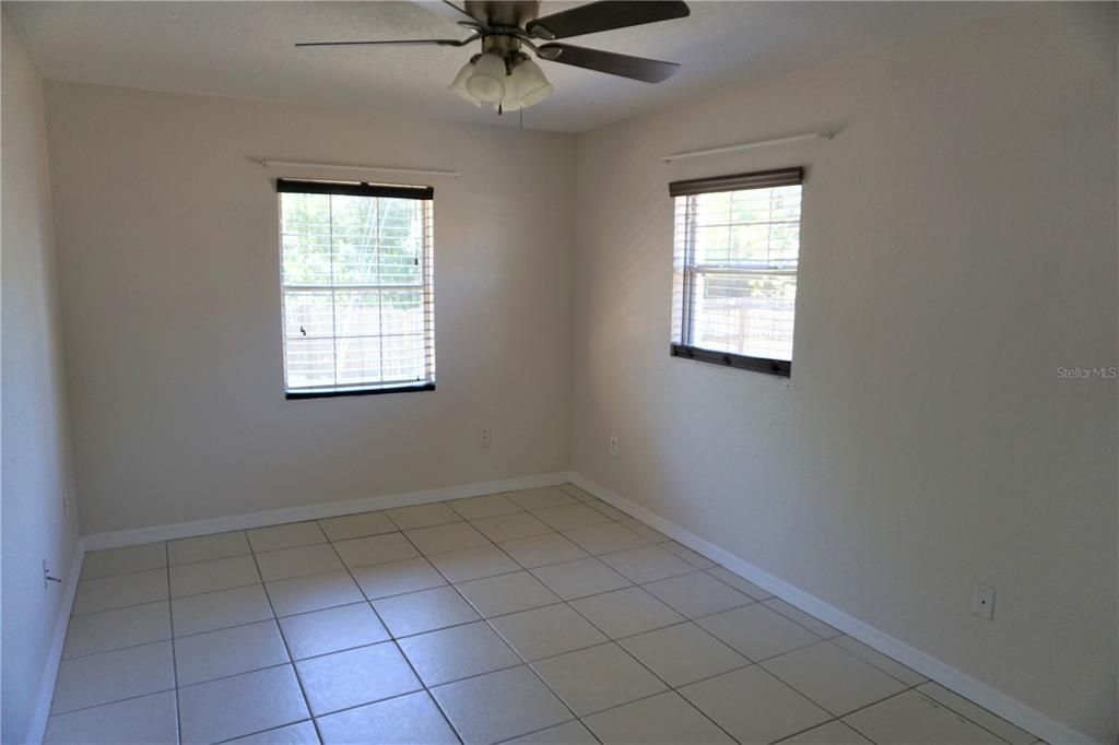 For Rent: $1,900 (2 beds, 1 baths, 1100 Square Feet)
