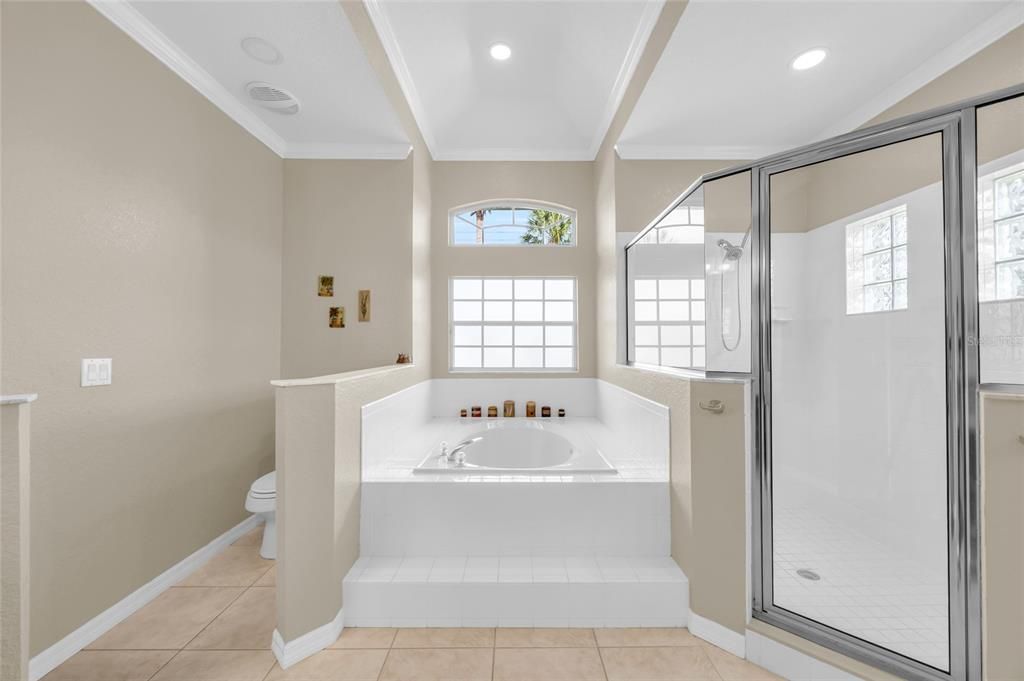 待售: $700,000 (3 贝兹, 2 浴室, 2723 平方英尺)