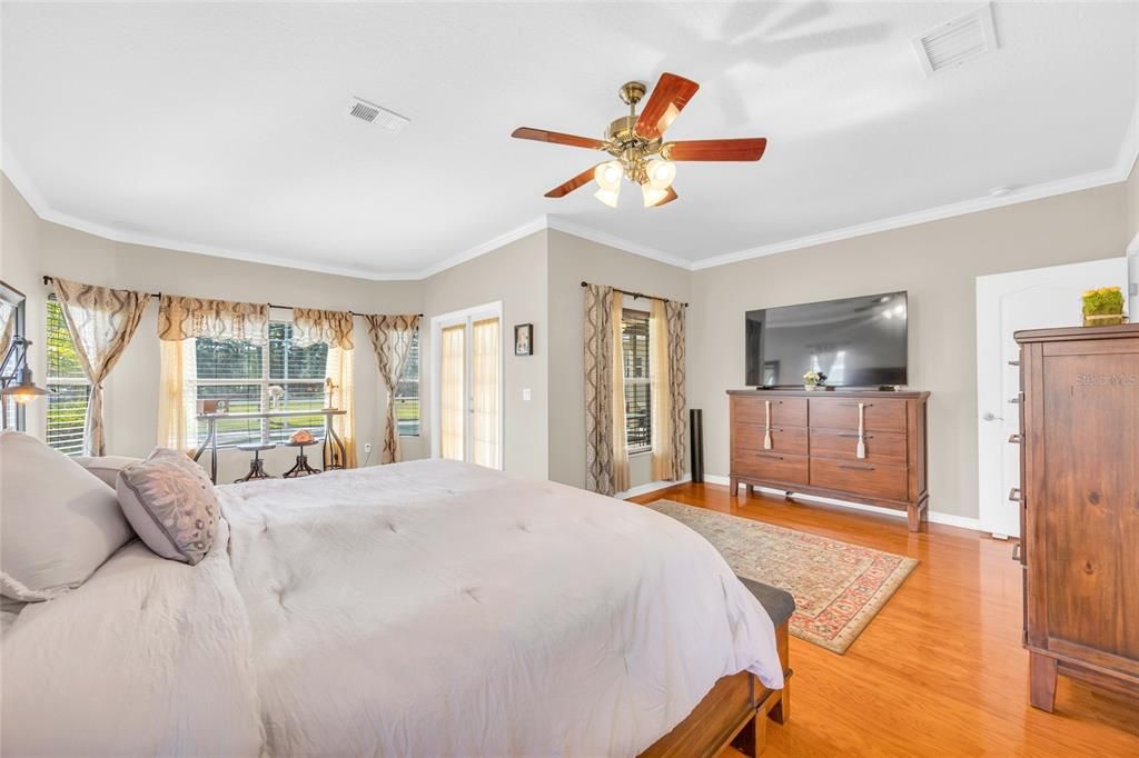 待售: $700,000 (3 贝兹, 2 浴室, 2723 平方英尺)