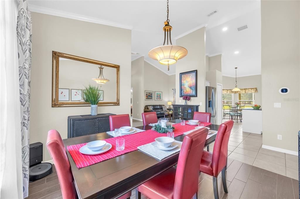 待售: $700,000 (3 贝兹, 2 浴室, 2723 平方英尺)