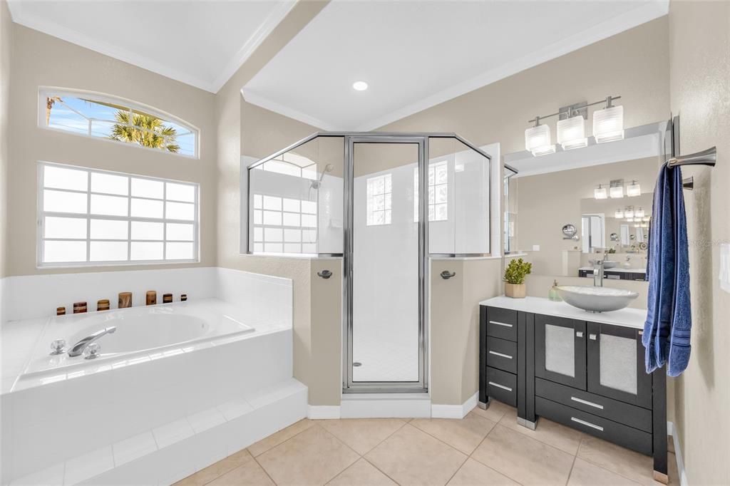 待售: $700,000 (3 贝兹, 2 浴室, 2723 平方英尺)