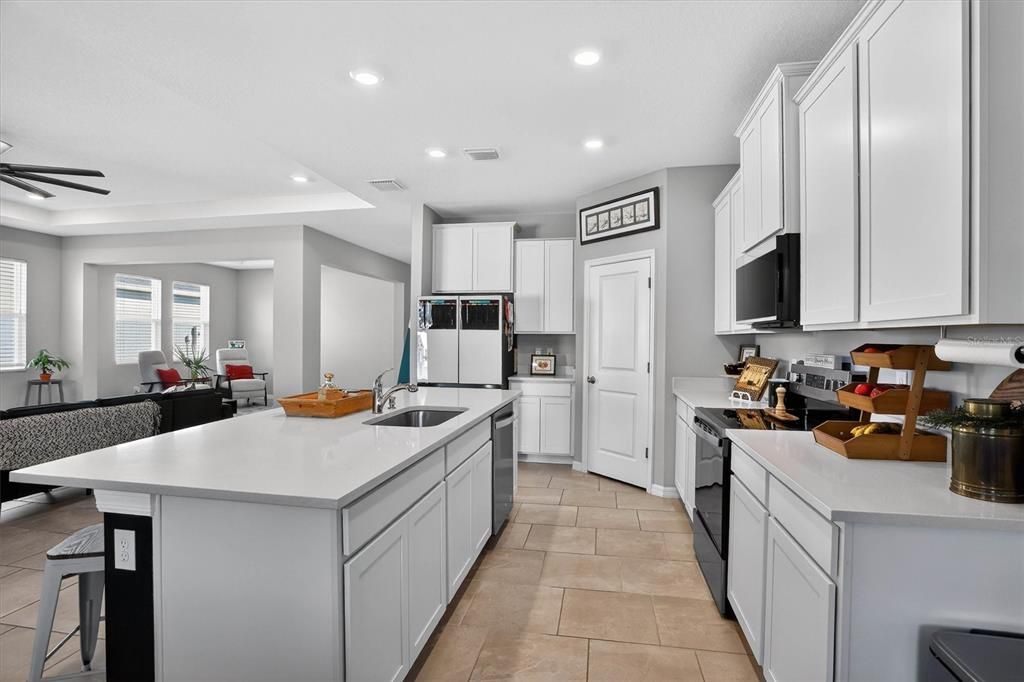 На продажу: $545,000 (4 спален, 3 ванн, 2828 Квадратных фут)