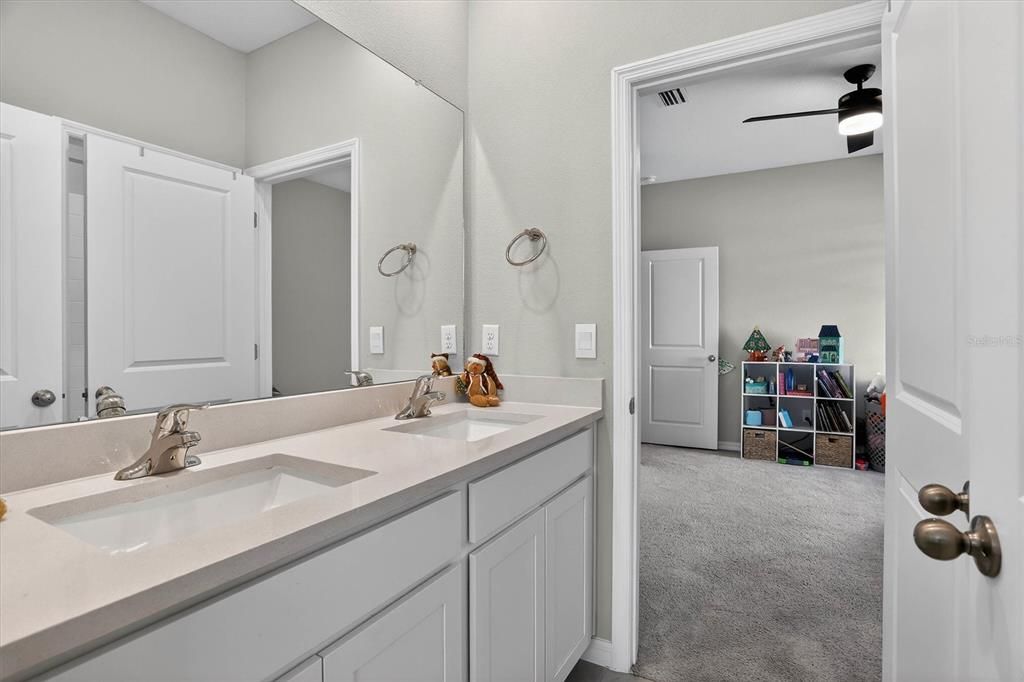 На продажу: $545,000 (4 спален, 3 ванн, 2828 Квадратных фут)