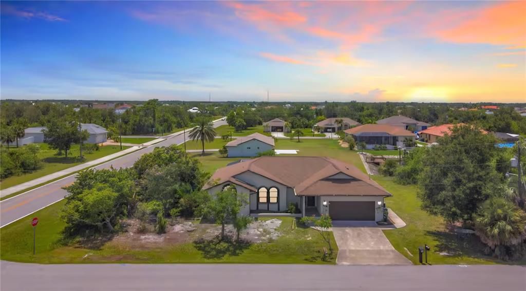 For Rent: $2,750 (3 beds, 3 baths, 2084 Square Feet)