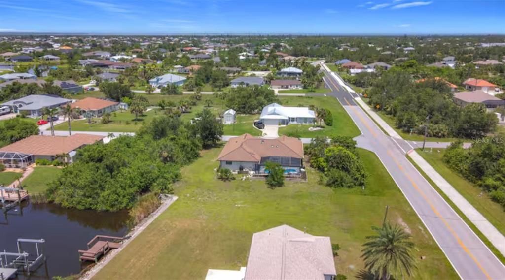 For Rent: $2,750 (3 beds, 3 baths, 2084 Square Feet)