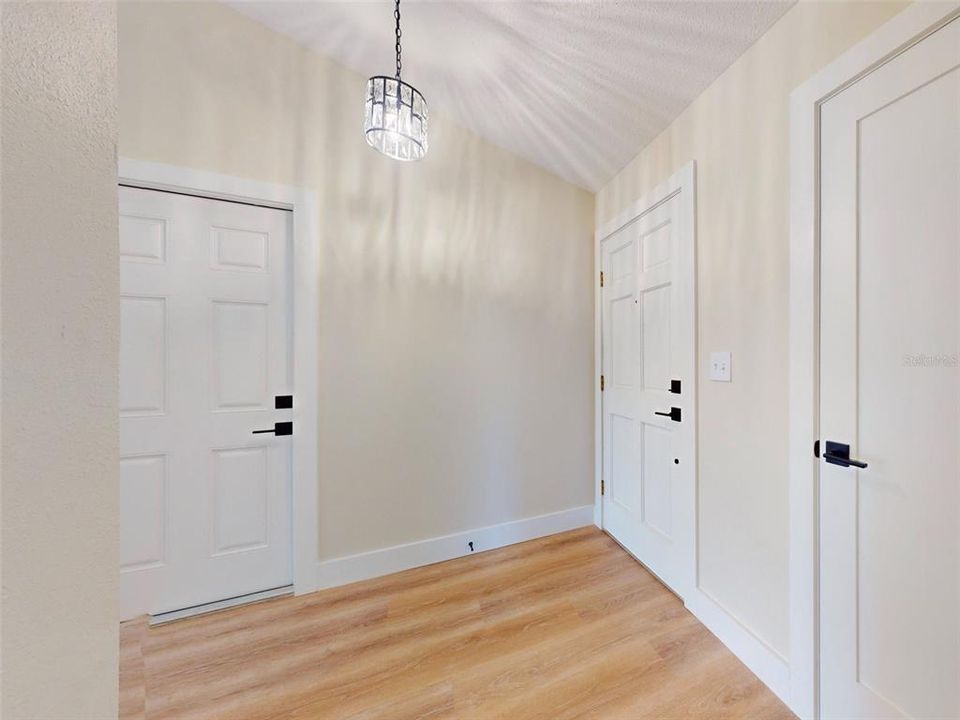 待售: $370,000 (3 贝兹, 2 浴室, 1456 平方英尺)