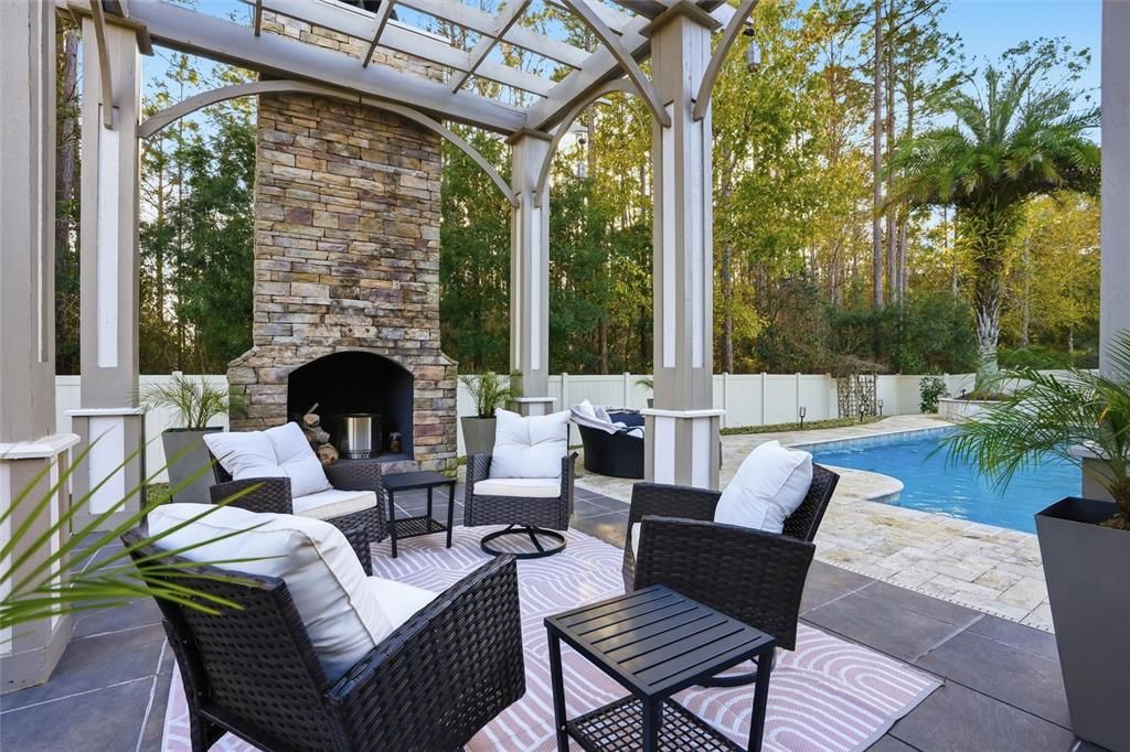 Active With Contract: $974,900 (7 beds, 4 baths, 4126 Square Feet)