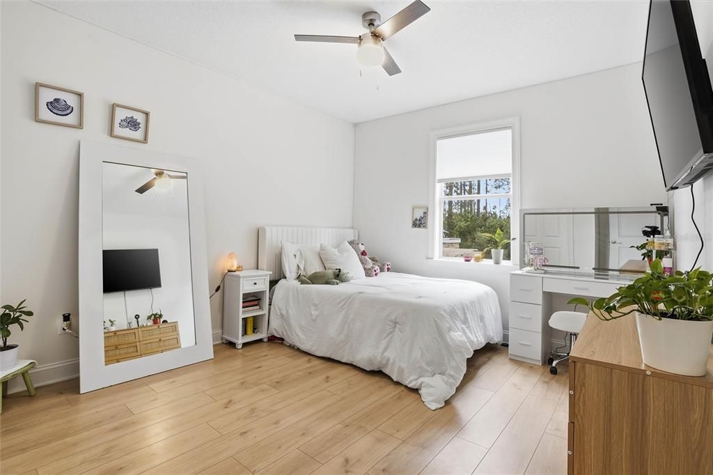 Active With Contract: $974,900 (7 beds, 4 baths, 4126 Square Feet)