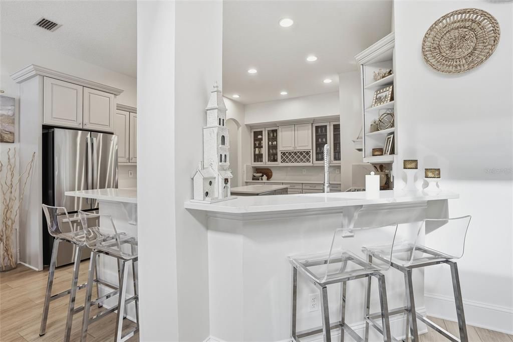 Active With Contract: $974,900 (7 beds, 4 baths, 4126 Square Feet)