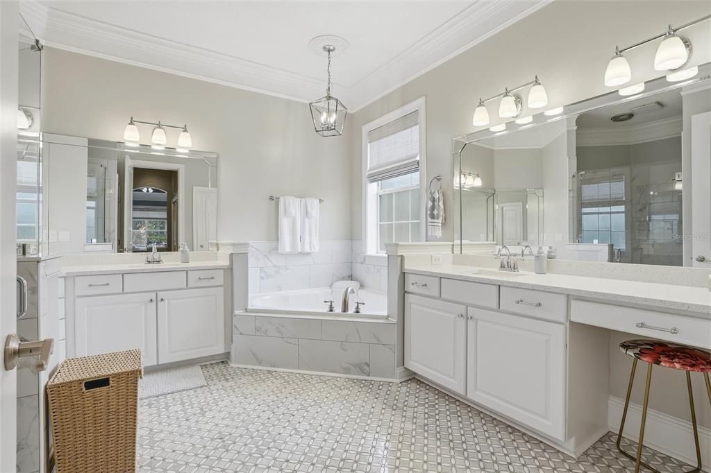 Active With Contract: $974,900 (7 beds, 4 baths, 4126 Square Feet)