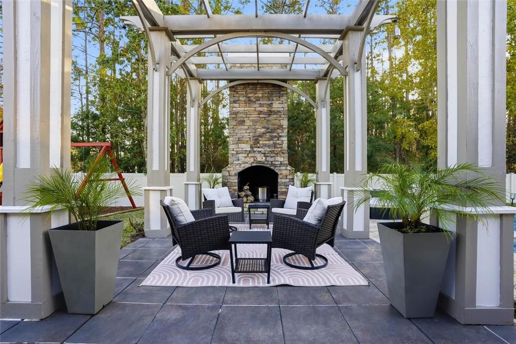 Active With Contract: $974,900 (7 beds, 4 baths, 4126 Square Feet)