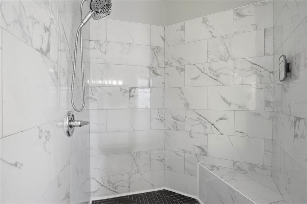 Active With Contract: $974,900 (7 beds, 4 baths, 4126 Square Feet)