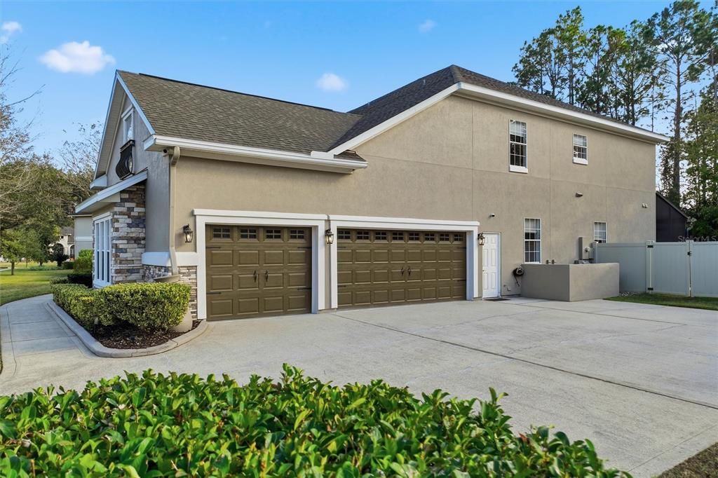 Active With Contract: $974,900 (7 beds, 4 baths, 4126 Square Feet)