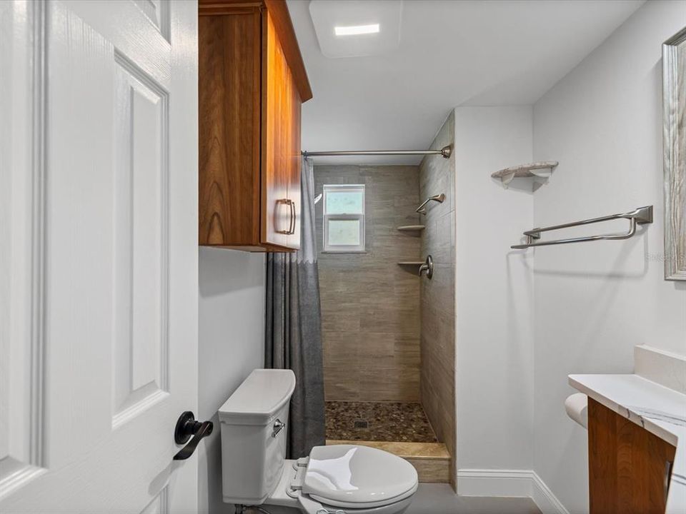 For Sale: $399,900 (2 beds, 2 baths, 1340 Square Feet)