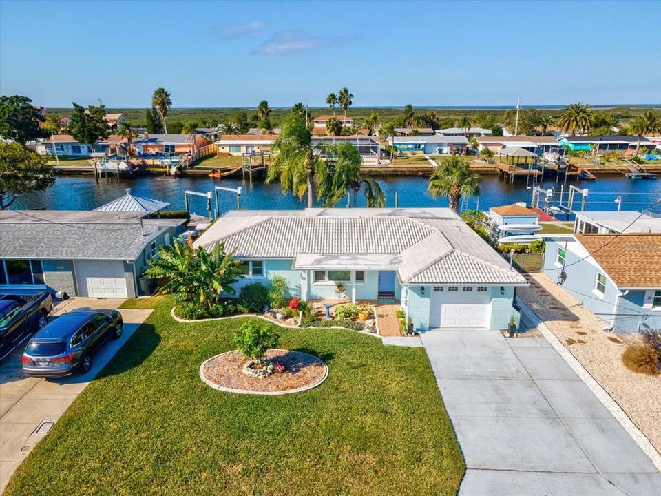 For Sale: $399,900 (2 beds, 2 baths, 1340 Square Feet)