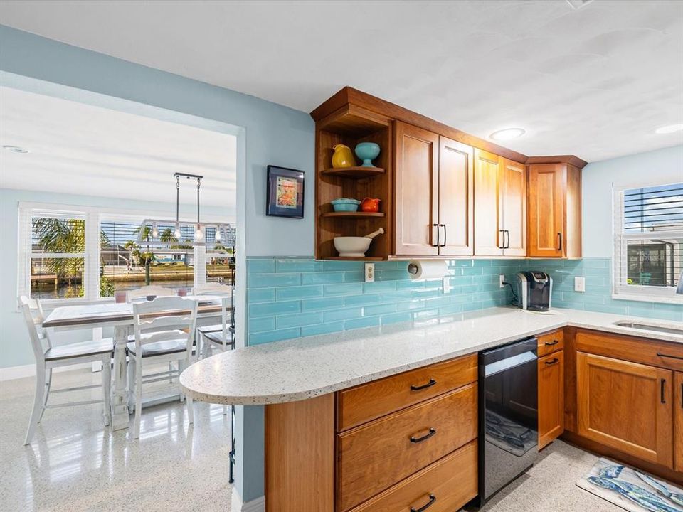 For Sale: $399,900 (2 beds, 2 baths, 1340 Square Feet)
