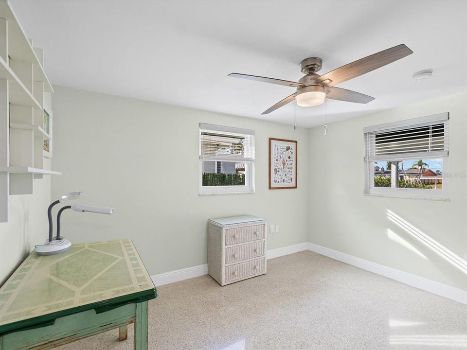 For Sale: $399,900 (2 beds, 2 baths, 1340 Square Feet)