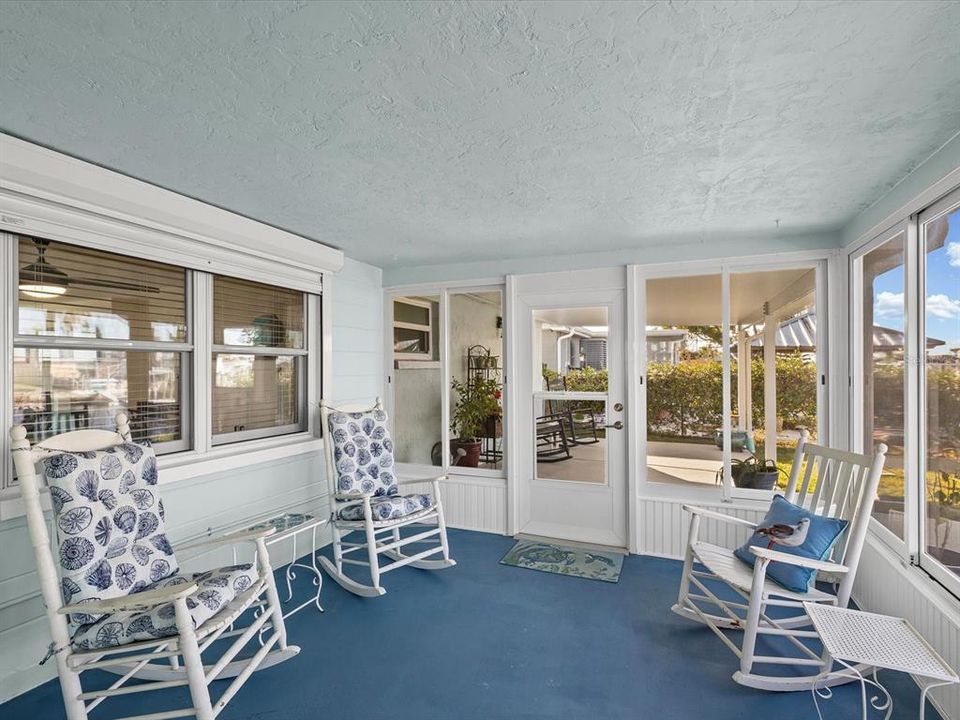 For Sale: $399,900 (2 beds, 2 baths, 1340 Square Feet)