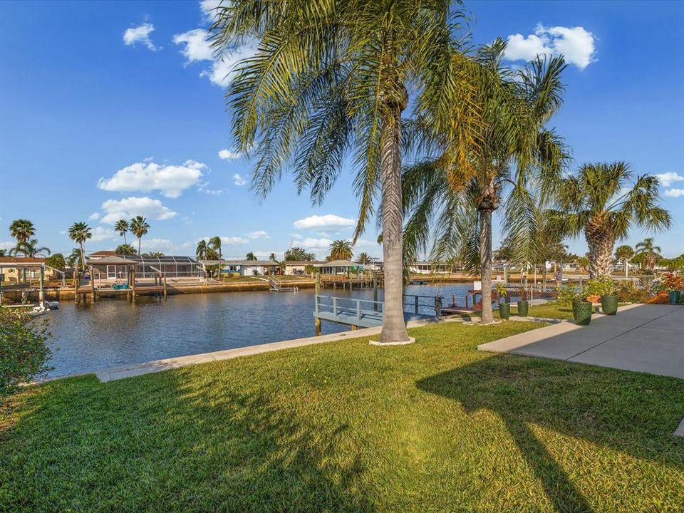 For Sale: $399,900 (2 beds, 2 baths, 1340 Square Feet)