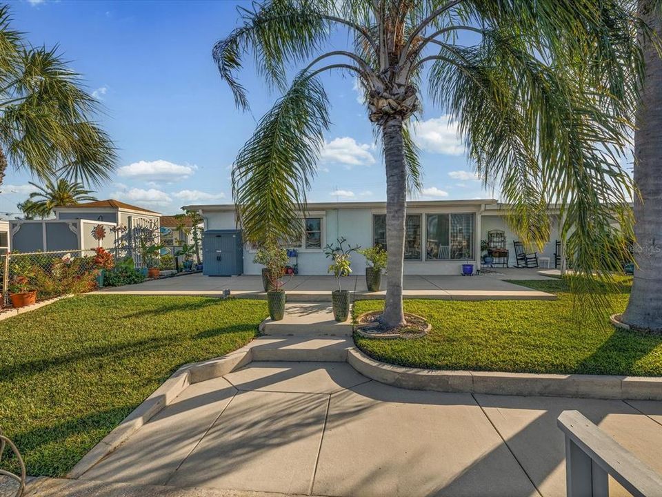 For Sale: $399,900 (2 beds, 2 baths, 1340 Square Feet)