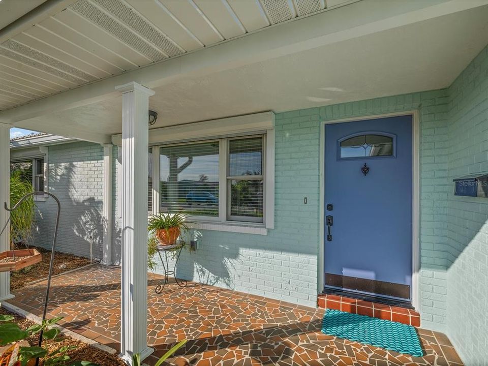 For Sale: $399,900 (2 beds, 2 baths, 1340 Square Feet)