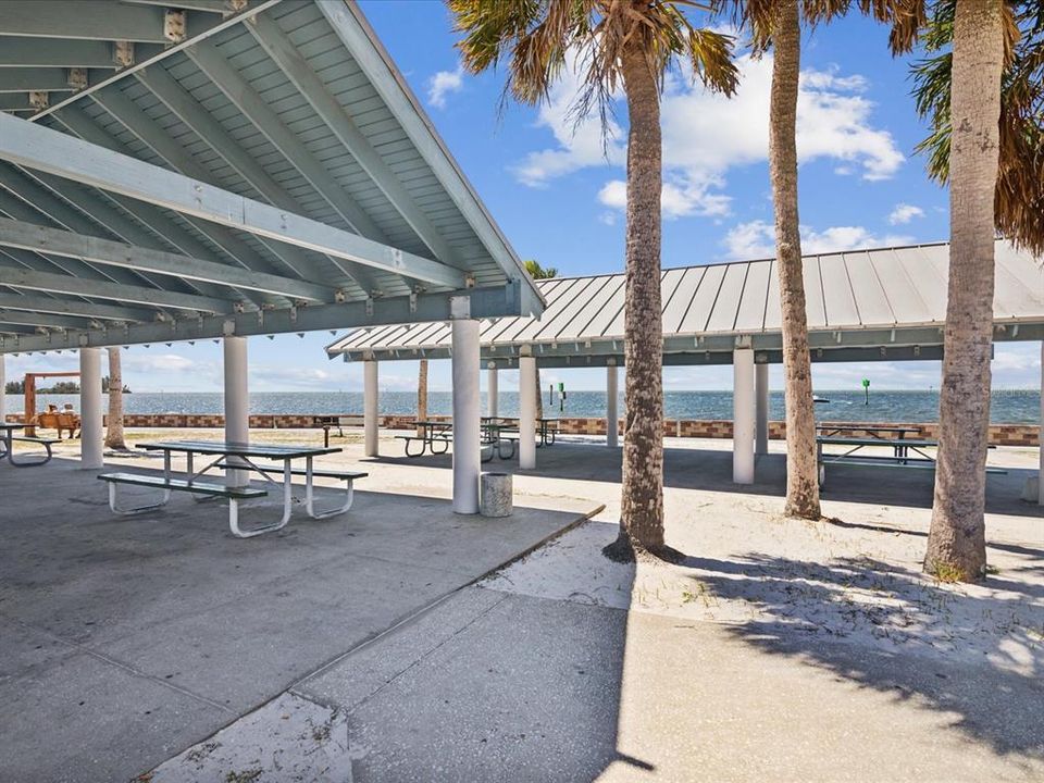 For Sale: $399,900 (2 beds, 2 baths, 1340 Square Feet)