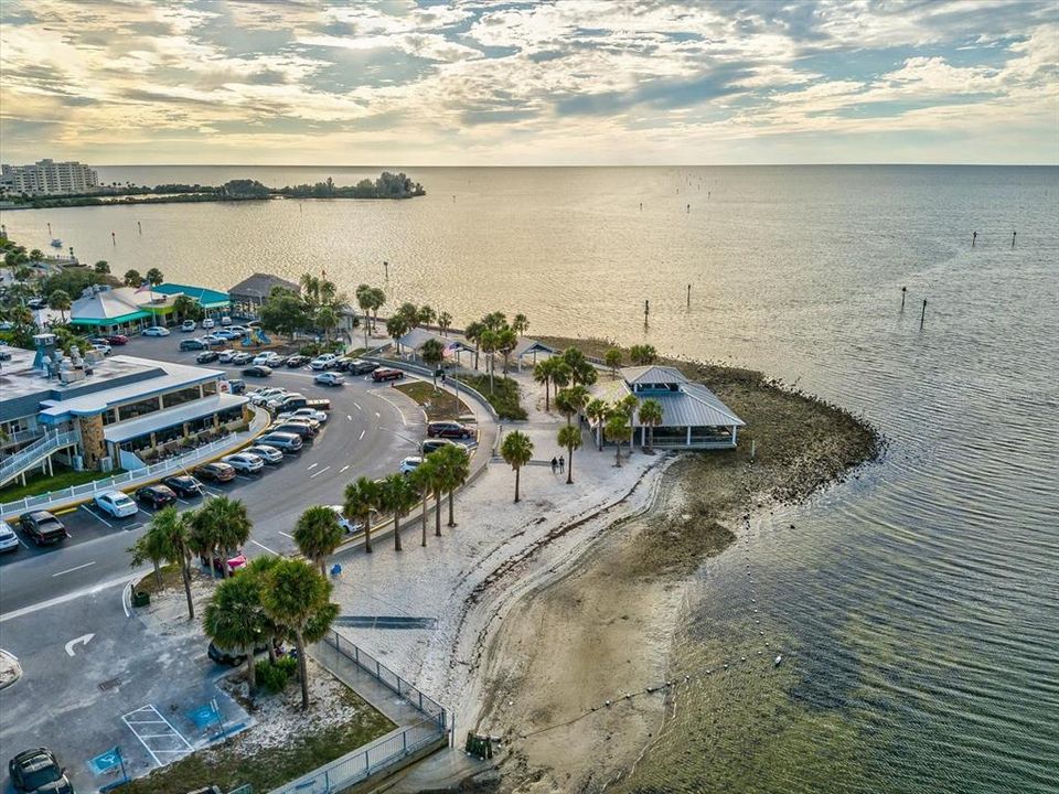 For Sale: $399,900 (2 beds, 2 baths, 1340 Square Feet)