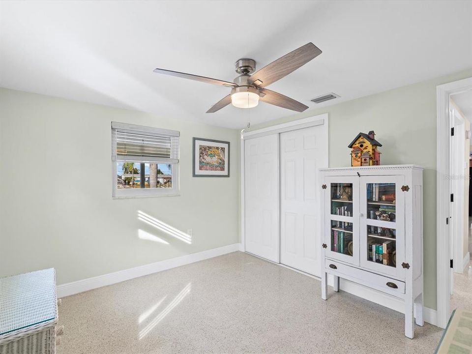 For Sale: $399,900 (2 beds, 2 baths, 1340 Square Feet)