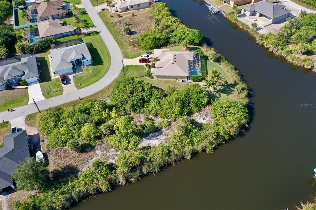 待售: $140,000 (0.37 acres)